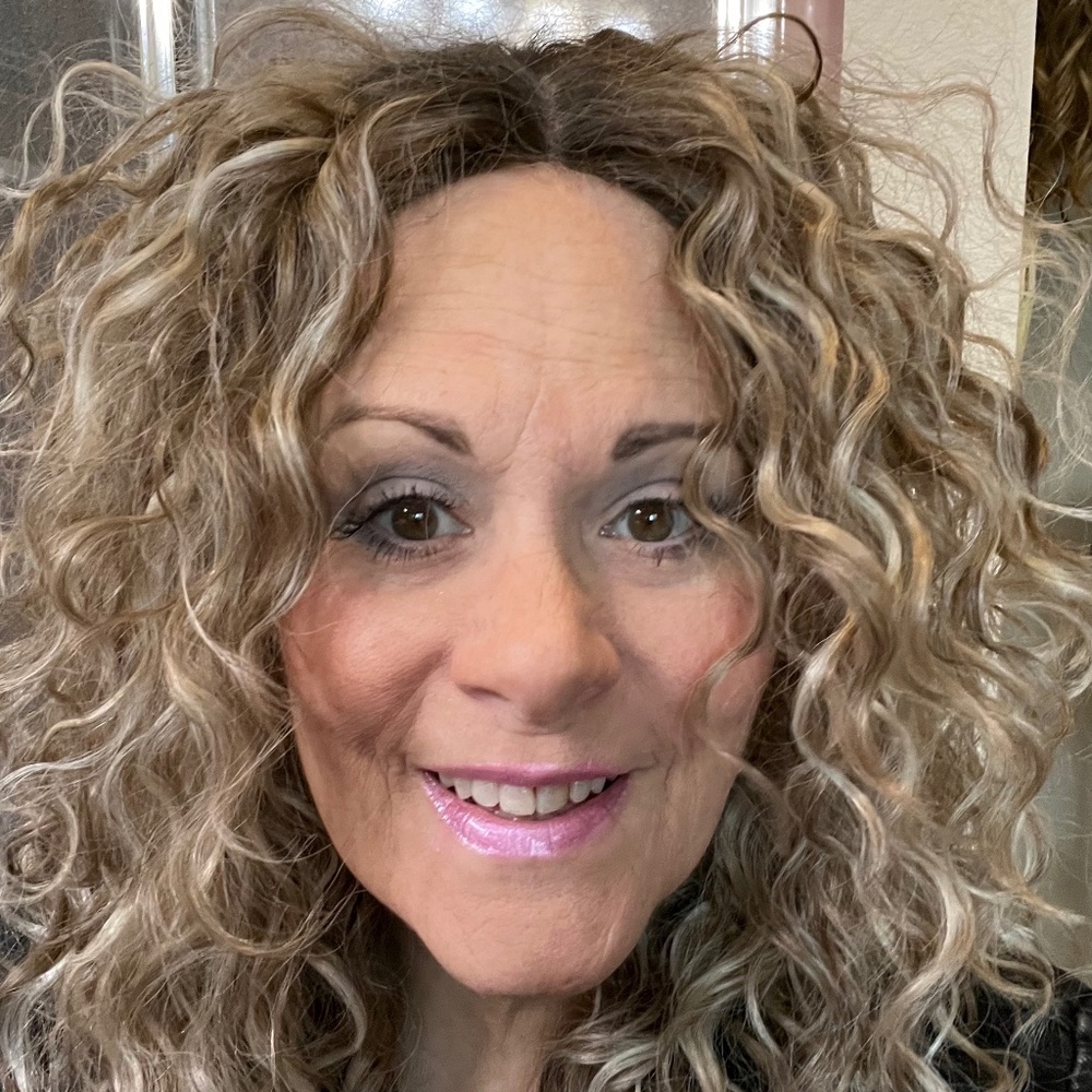 Meet your Posher, Raydene